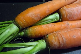 Gebratene Karotten mit Cashewkernen – Küchendschinn